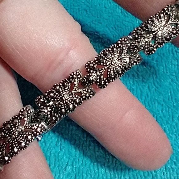 Elegant Silver Tone Hematite Stone Bracelet vintage - Picture 4 of 4